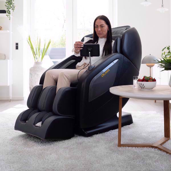 OGAWA Sonic-X Massagestol i grå med model og skærm
